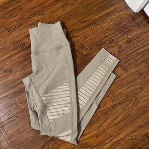 Alo Moto leggings